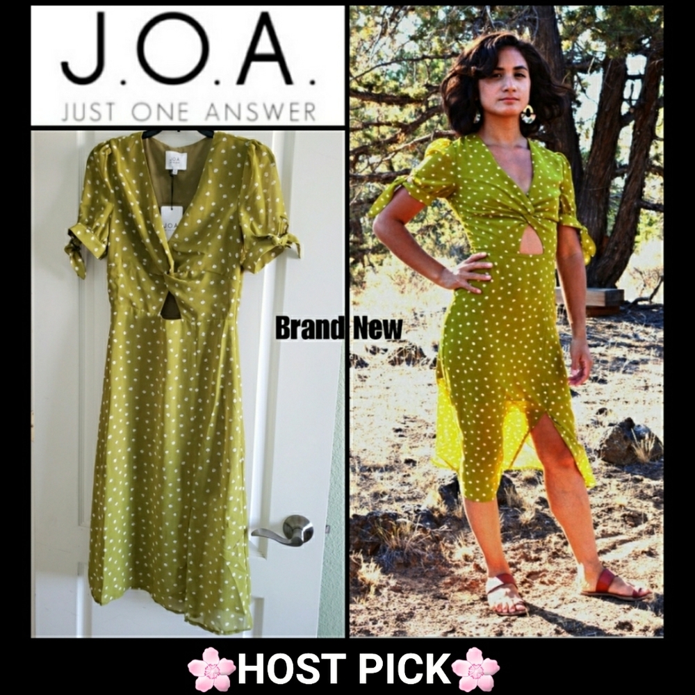 🆕️ J.O.A  Dainty Floral Prints Midi Dress